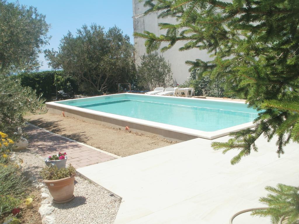 Beach Apartments Toni Подстрана Экстерьер фото